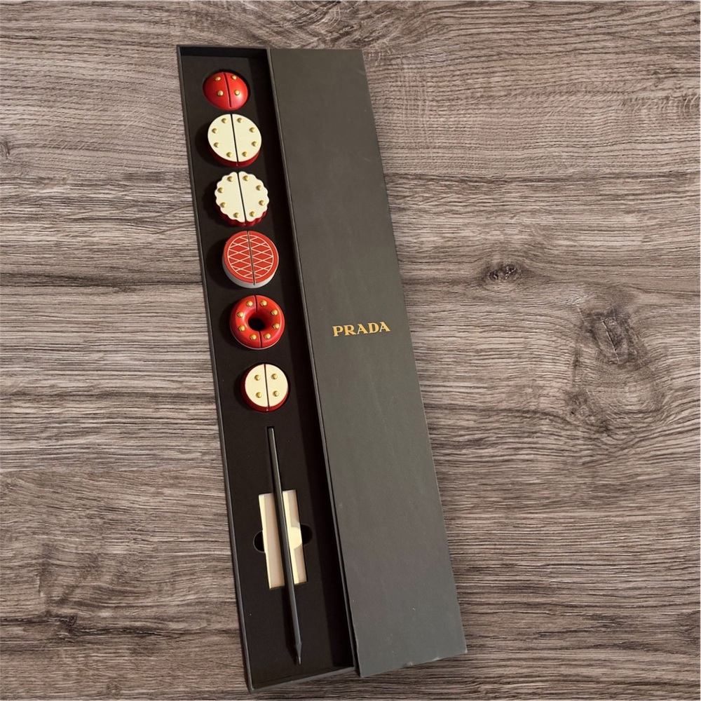 Prada Placecard Holder Set